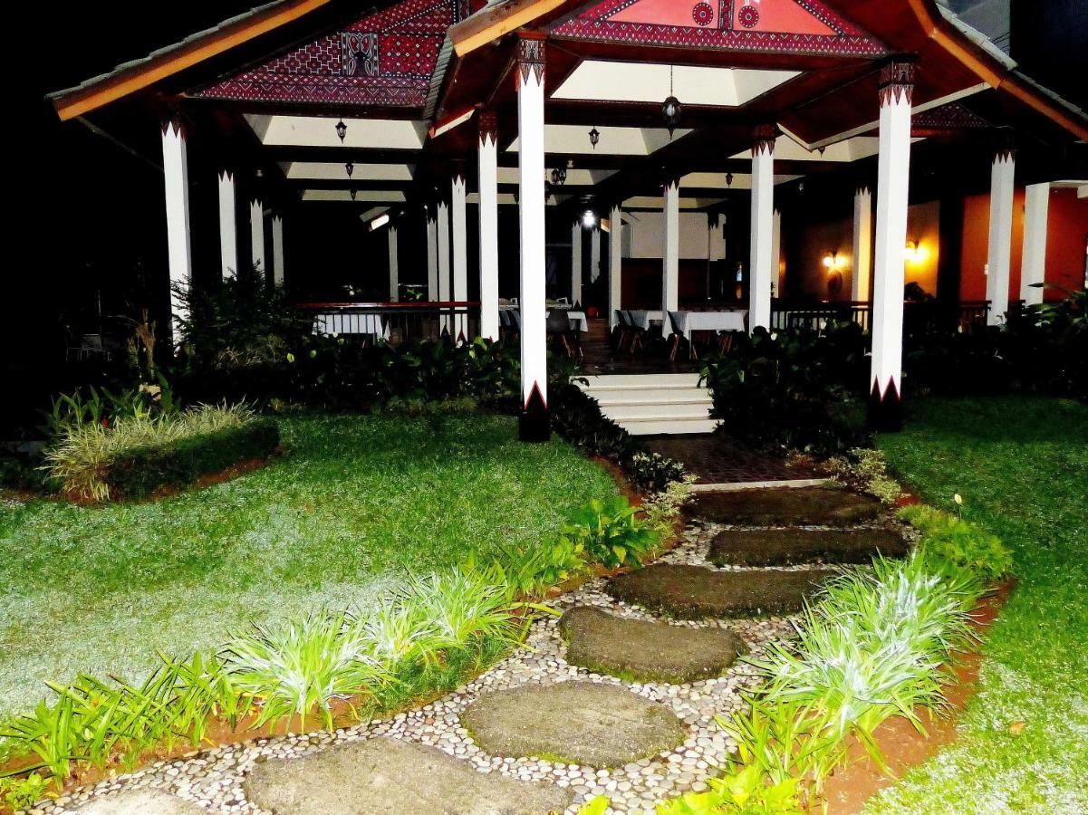 Toraja Torsina Hotel Рантепао Екстер'єр фото